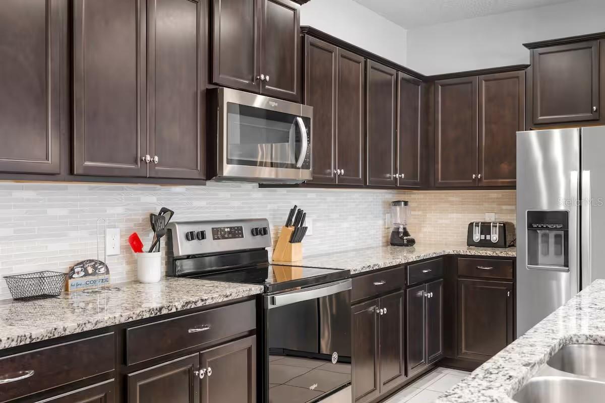 2402 DUBAI ST, KISSIMMEE, FL, 34747