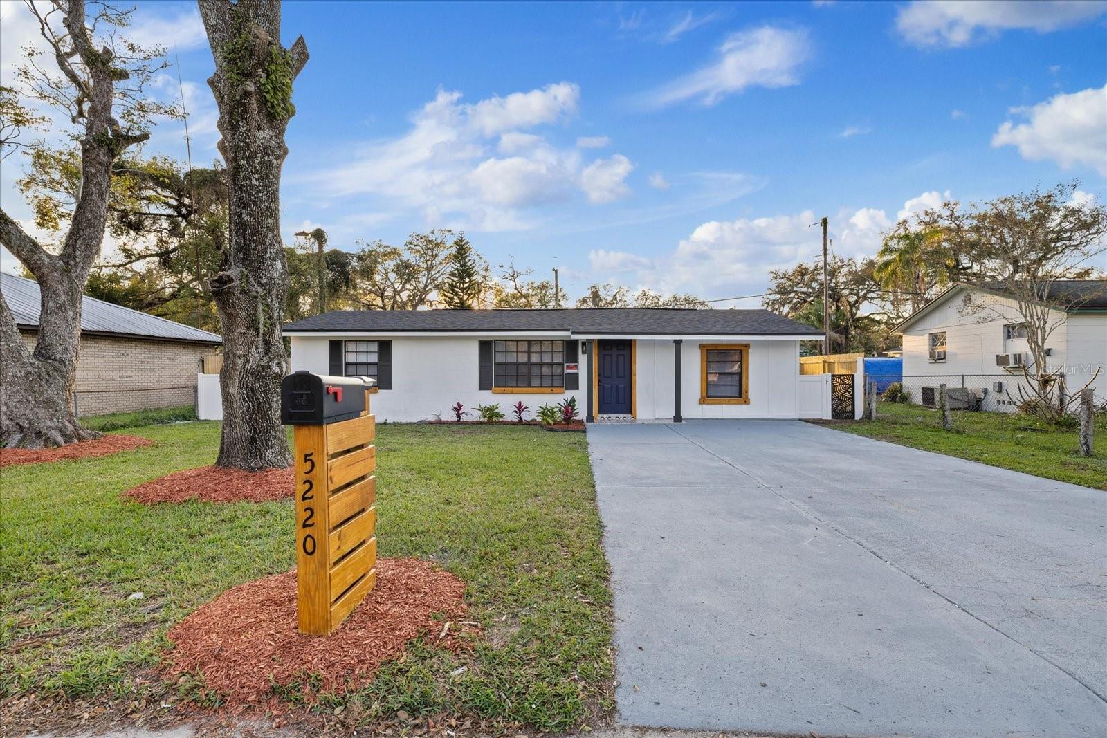 5220 PINE ST, SEFFNER, FL, 33584