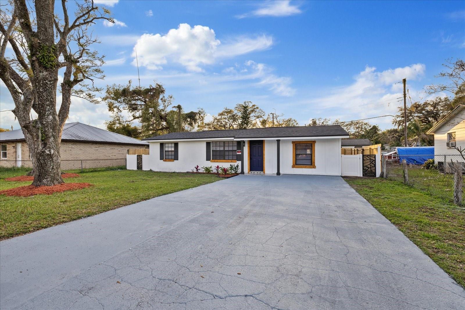 5220 PINE ST, SEFFNER, FL, 33584