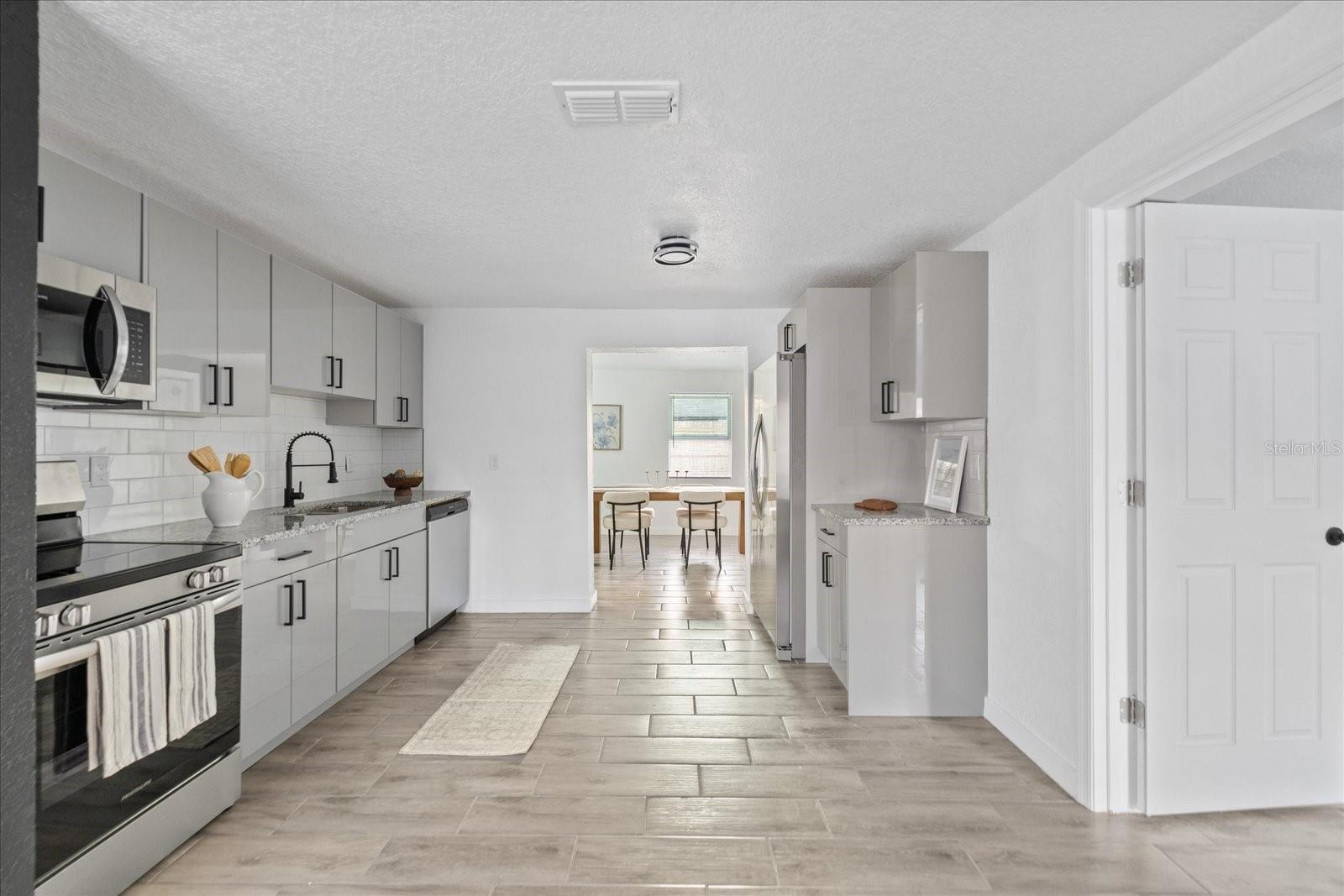 5220 PINE ST, SEFFNER, FL, 33584