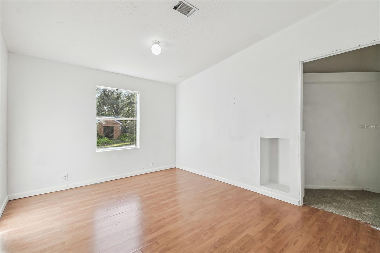 5530 EUREKA SPRINGS RD, TAMPA, FL, 33610