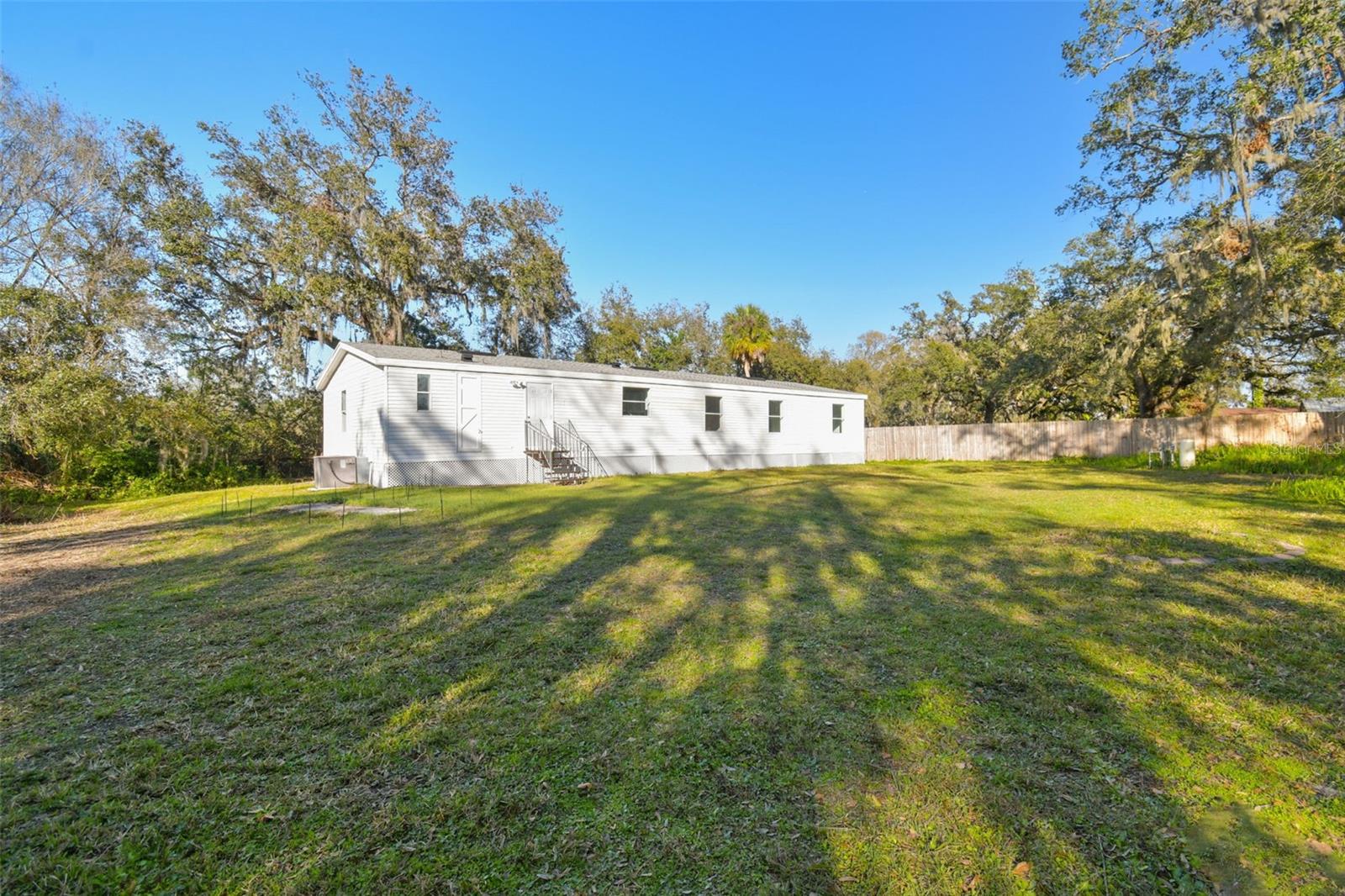 5530 EUREKA SPRINGS RD, TAMPA, FL, 33610
