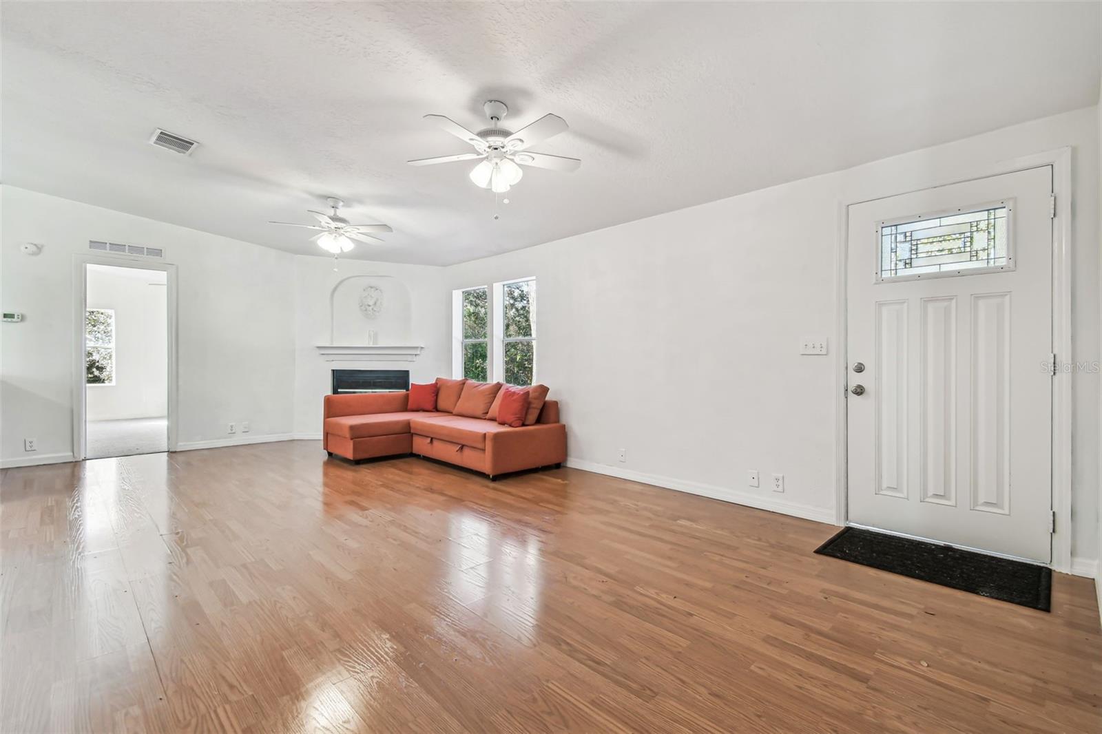 5530 EUREKA SPRINGS RD, TAMPA, FL, 33610