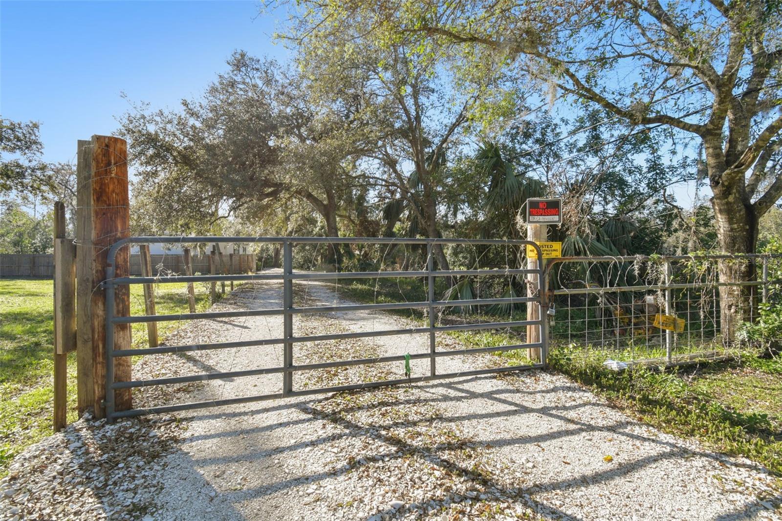 5530 EUREKA SPRINGS RD, TAMPA, FL, 33610