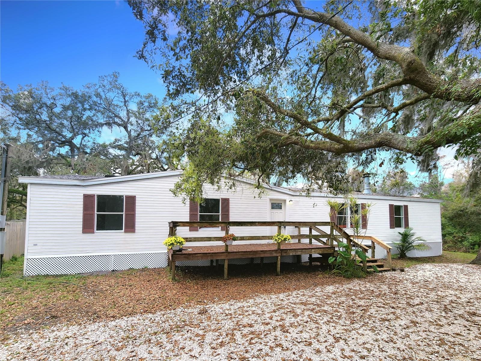5530 EUREKA SPRINGS RD, TAMPA, FL, 33610