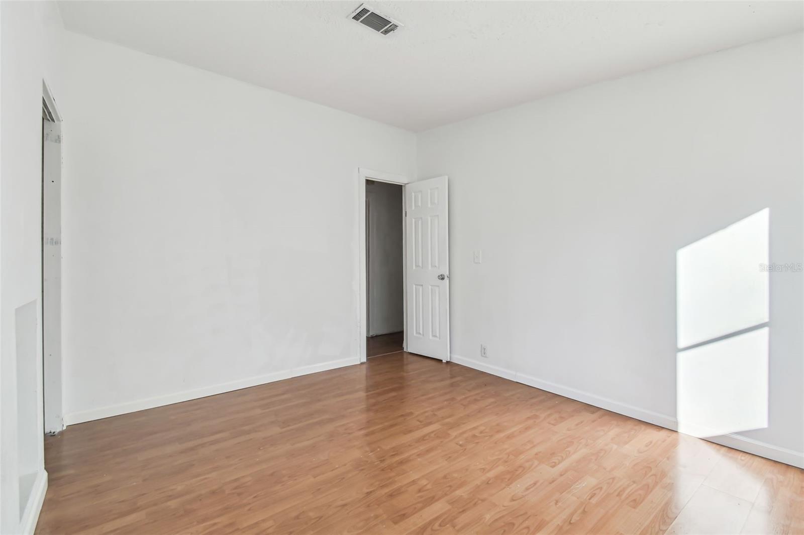 5530 EUREKA SPRINGS RD, TAMPA, FL, 33610