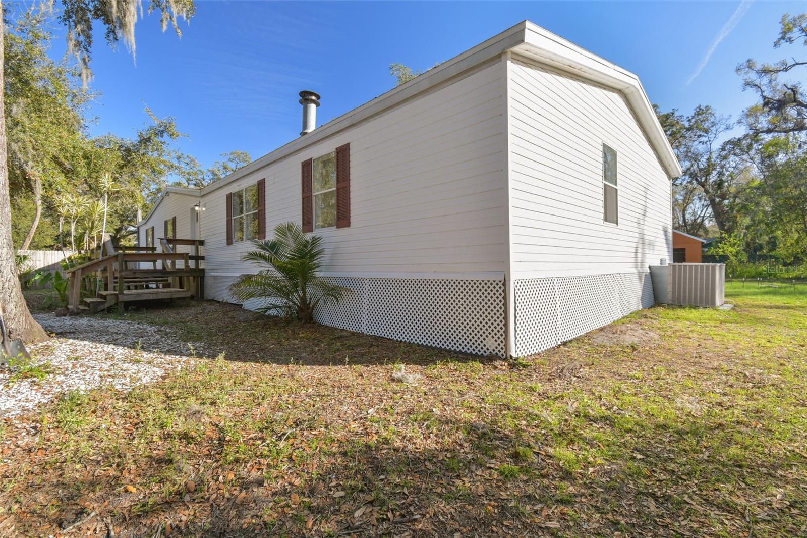 5530 EUREKA SPRINGS RD, TAMPA, FL, 33610
