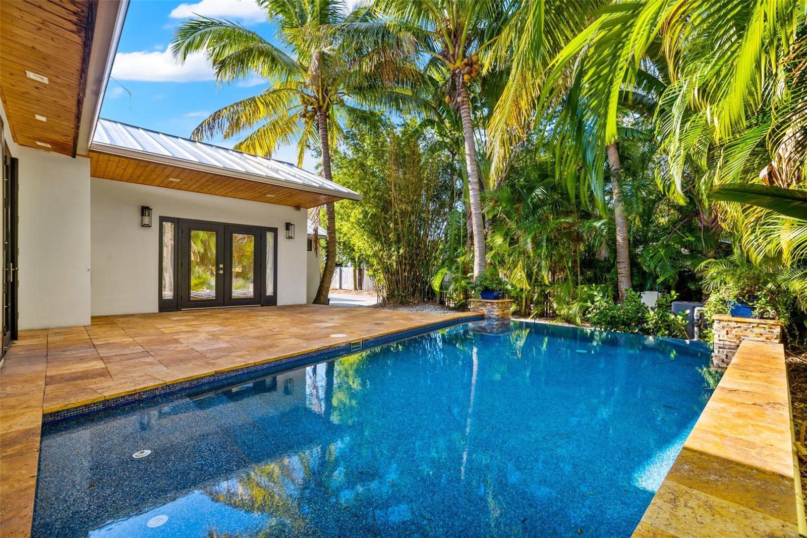 416 CHANNEL DR, TAMPA, FL, 33606