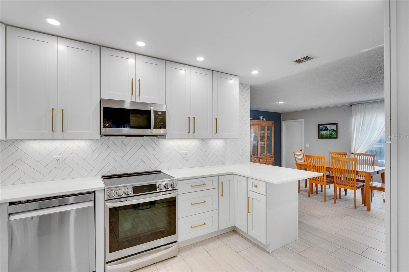 611 ALDAMA CT, OCOEE, FL, 34761