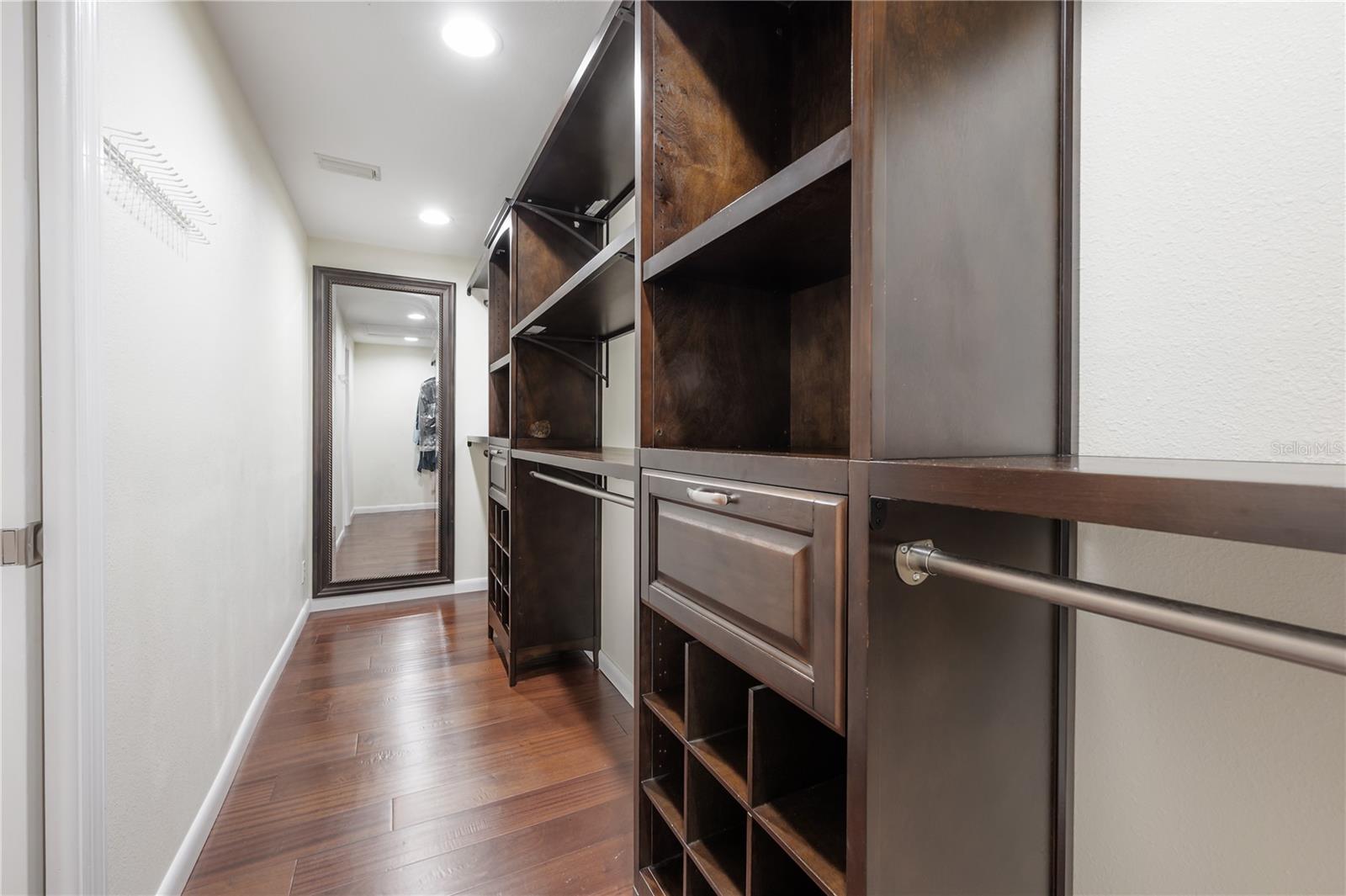 9618 N 55TH ST, TEMPLE TERRACE, FL, 33617