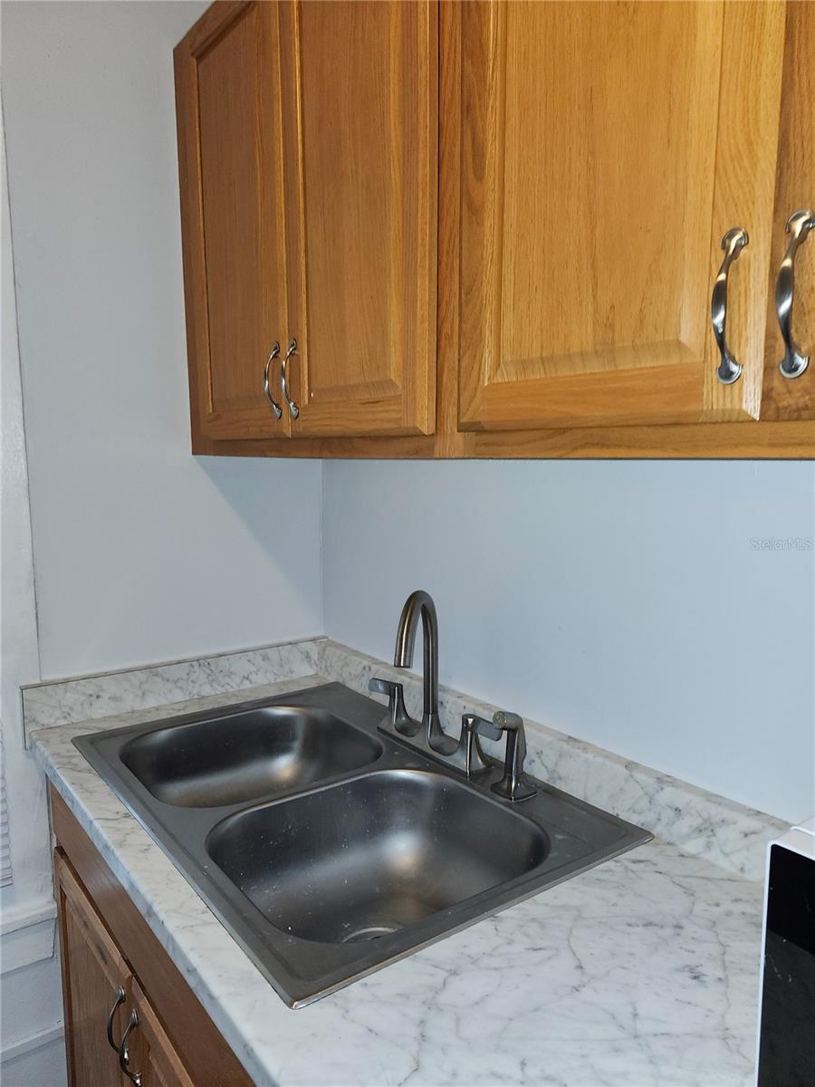 421 NW 10TH AV, GAINESVILLE, FL, 32601