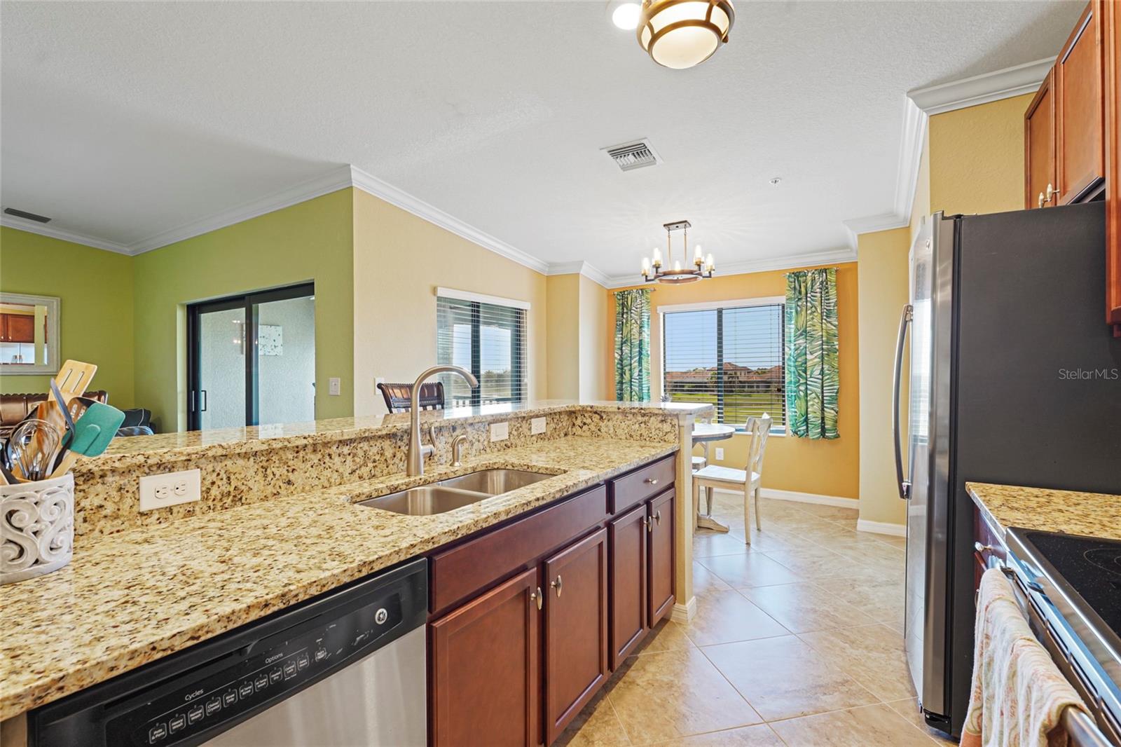 5517 PALMER CIR #203, BRADENTON, FL, 34211