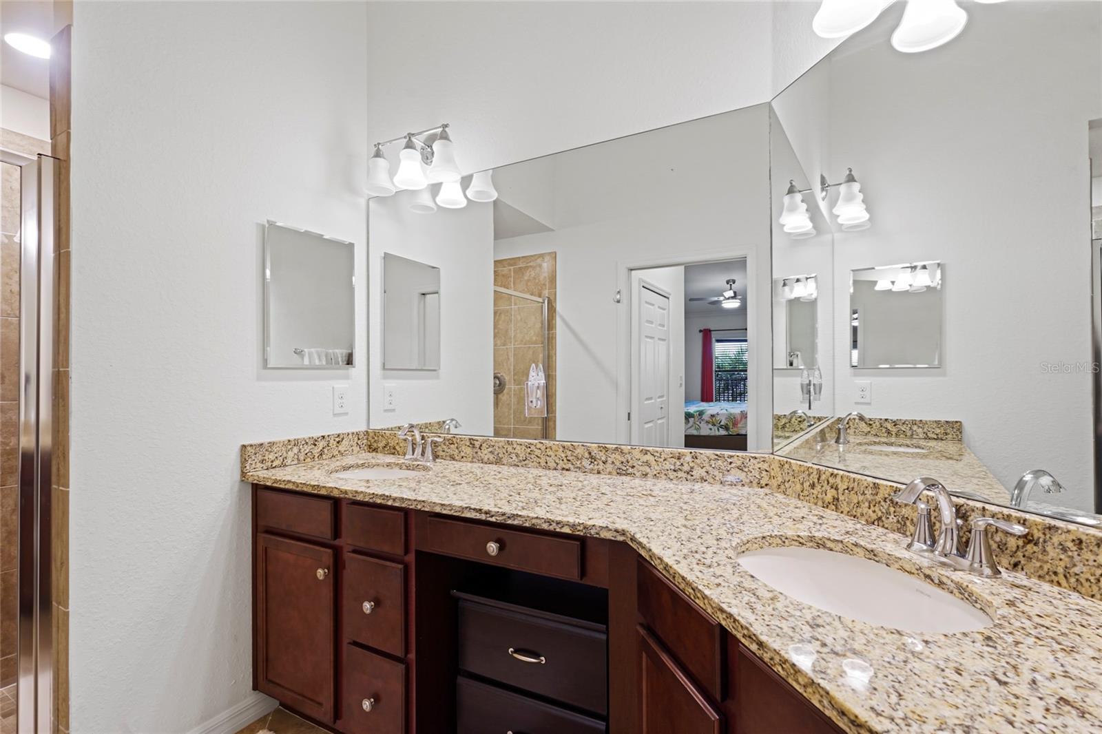 5517 PALMER CIR #203, BRADENTON, FL, 34211