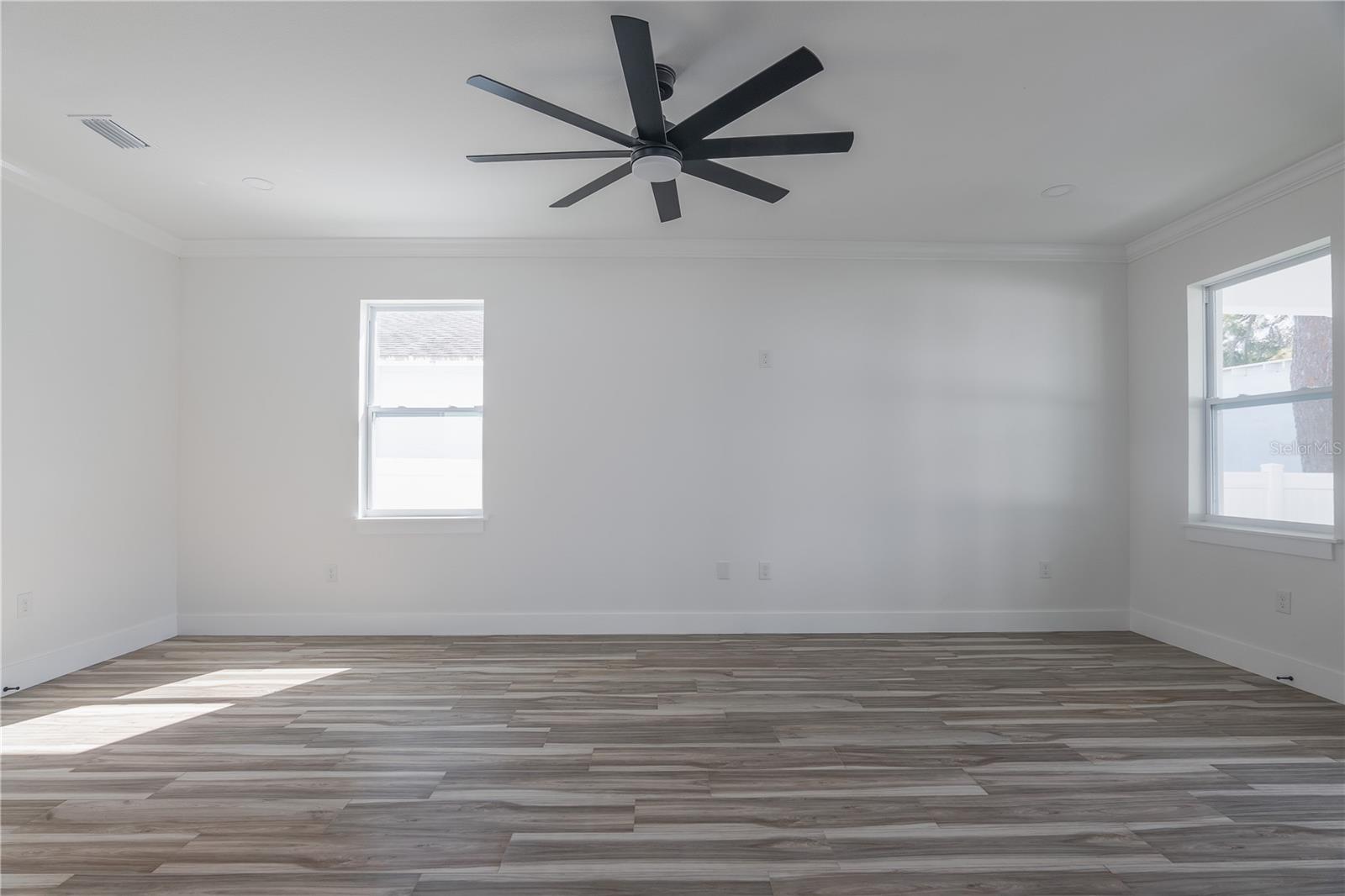 5720 66TH LN N, ST PETERSBURG, FL, 33709
