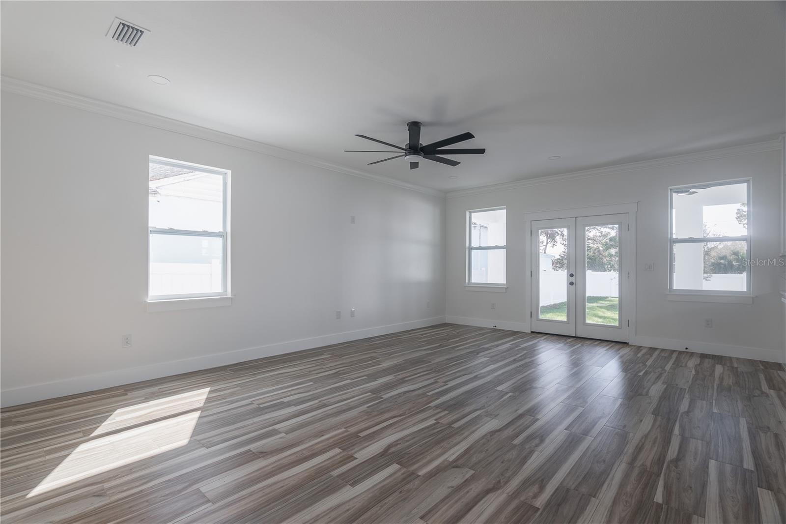 5720 66TH LN N, ST PETERSBURG, FL, 33709