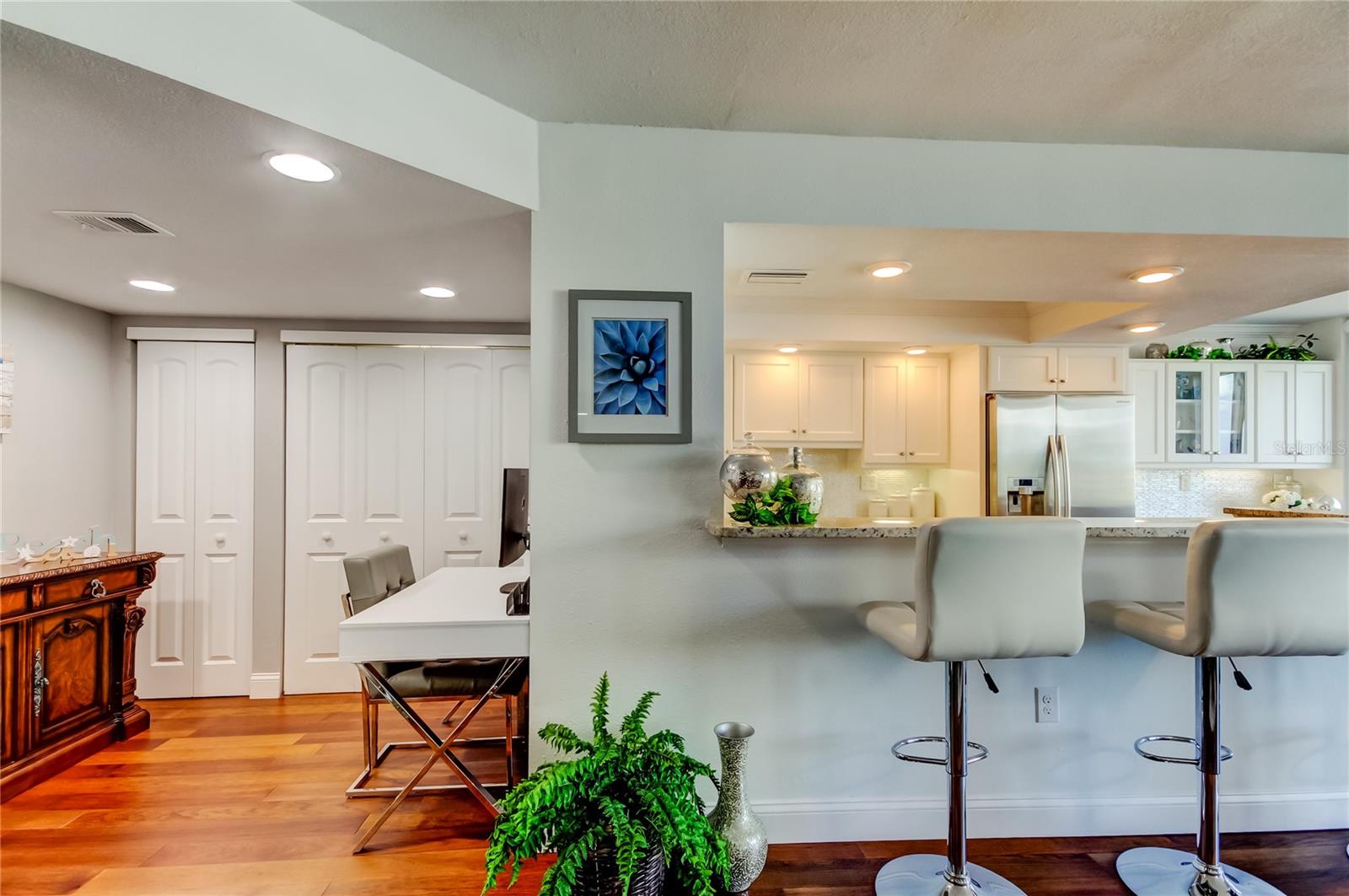 660 ISLAND WAY #202, CLEARWATER BEACH, FL, 33767