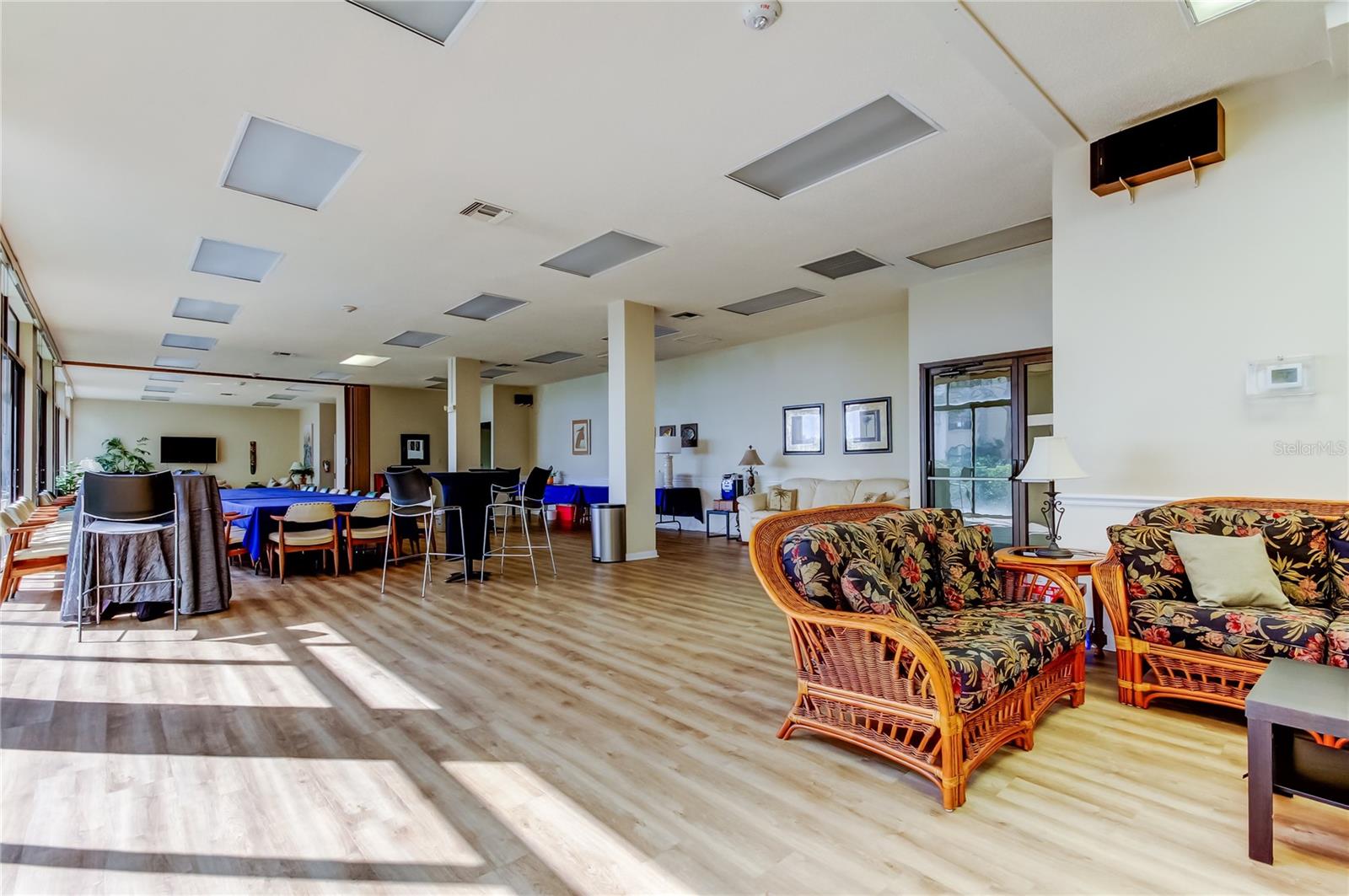 660 ISLAND WAY #202, CLEARWATER BEACH, FL, 33767