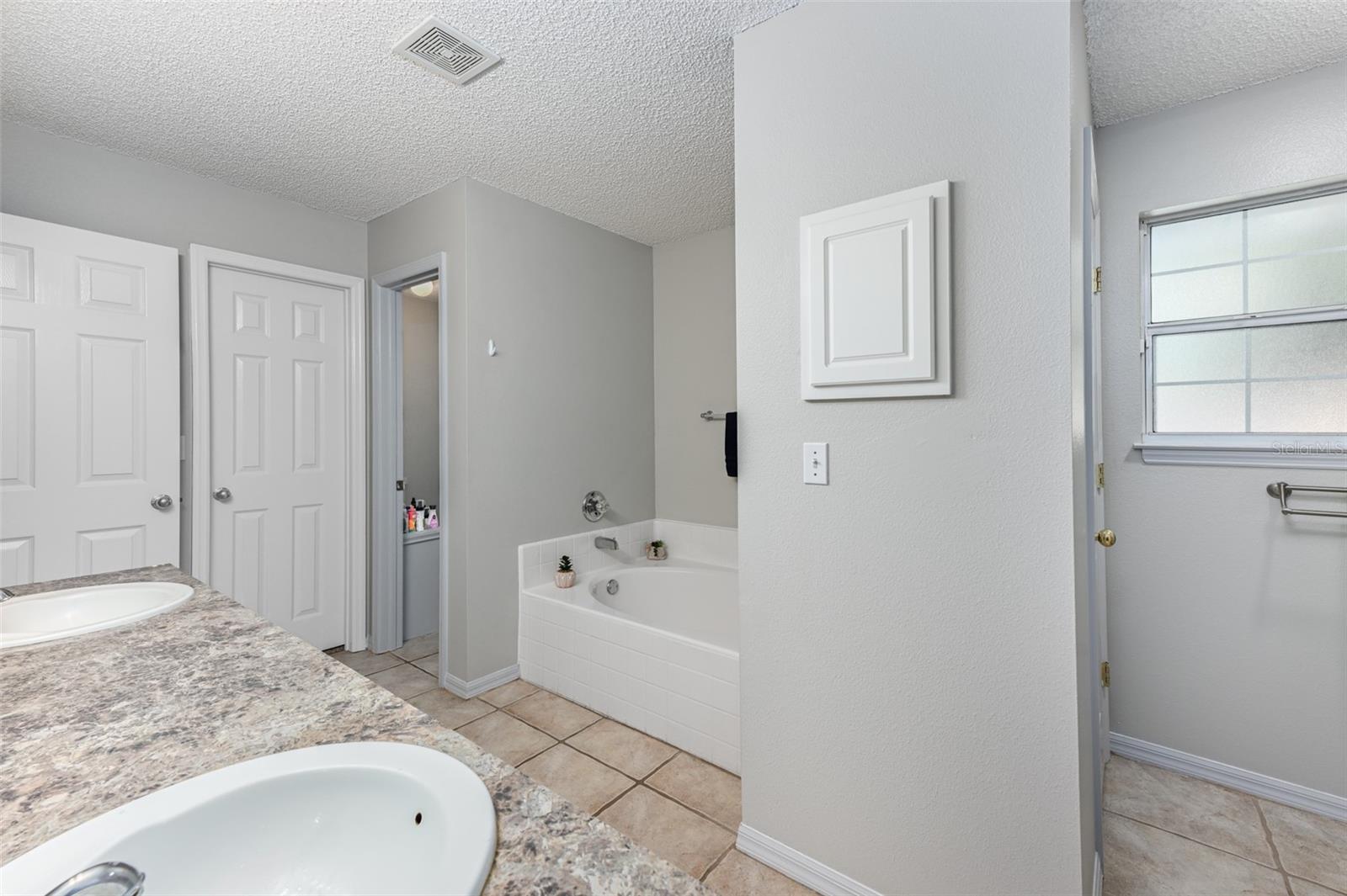 2454 WHITEHORSE ST, DELTONA, FL, 32738