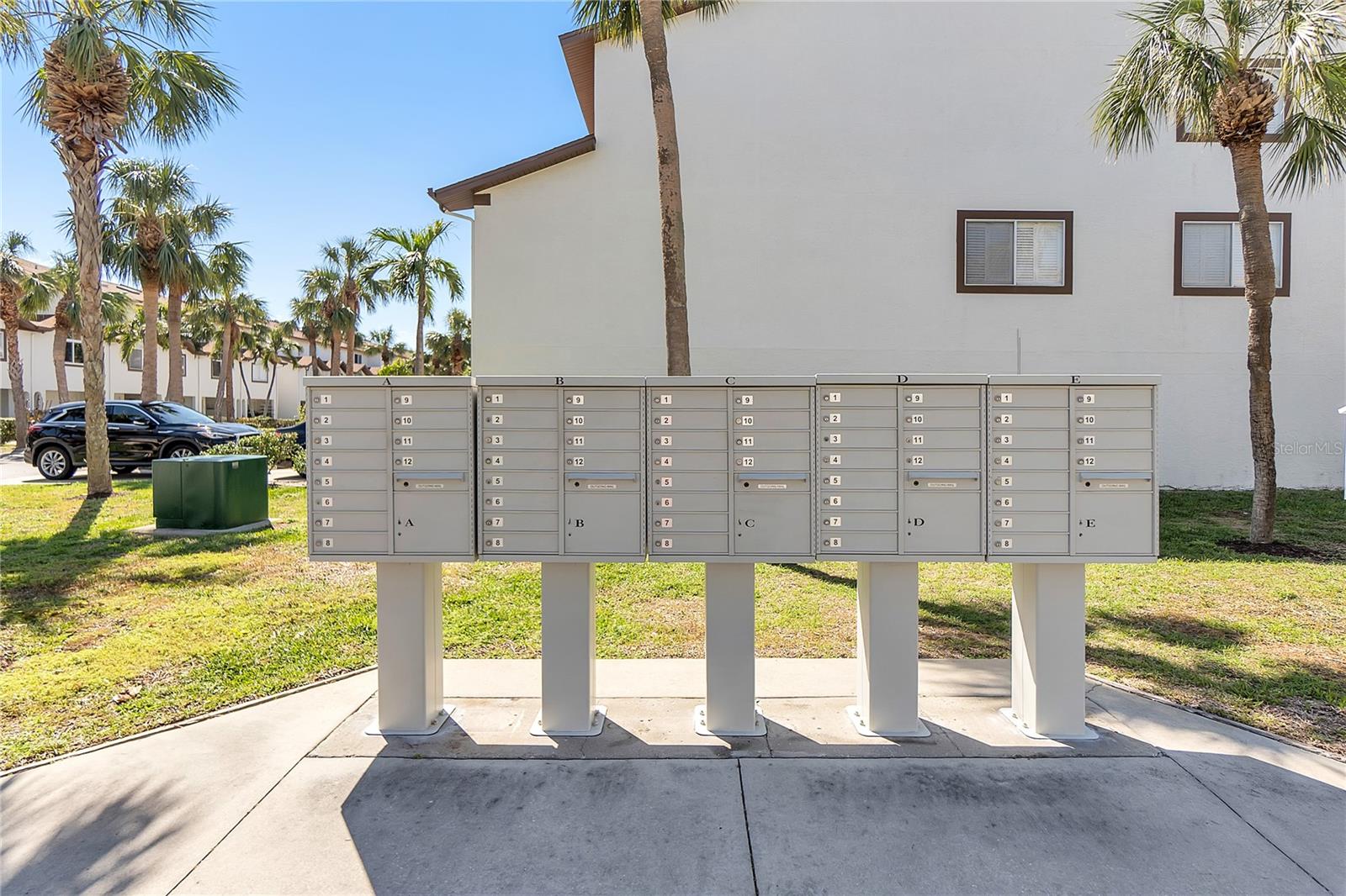 285 MADEIRA CIR, TIERRA VERDE, FL, 33715