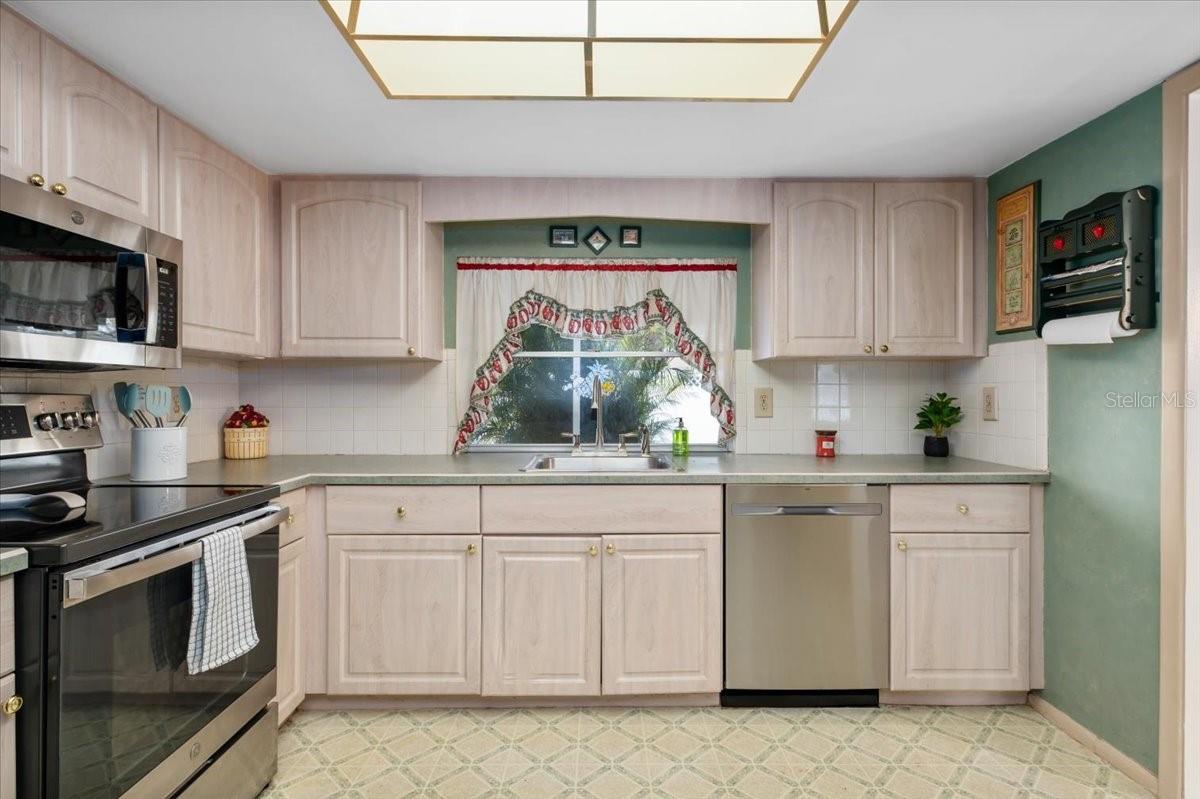 3016 TAUNTON DR W, BRADENTON, FL, 34205