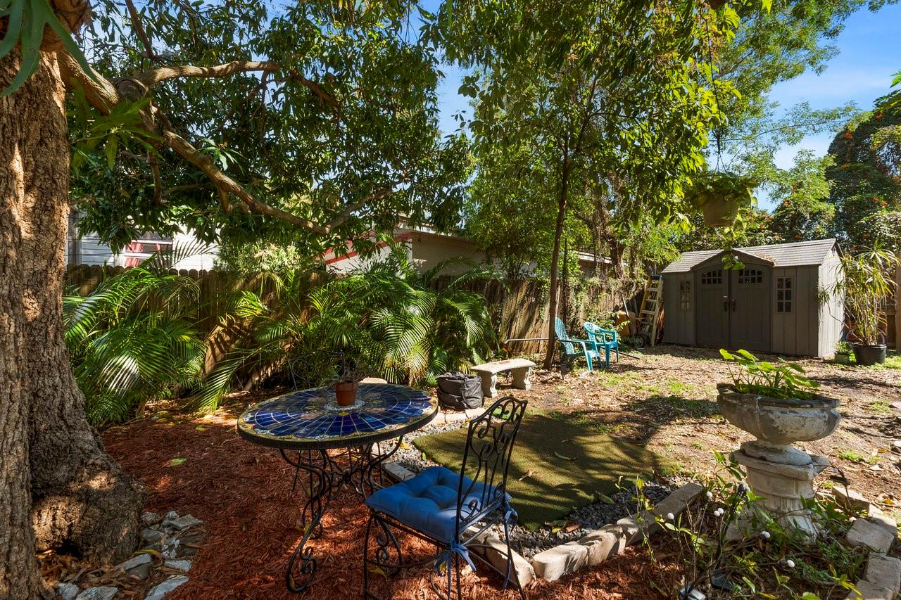 1207 E COLUMBUS DR, TAMPA, FL, 33605