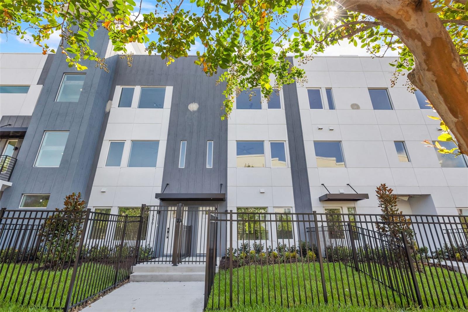 879 6TH AVE S, ST PETERSBURG, FL, 33701