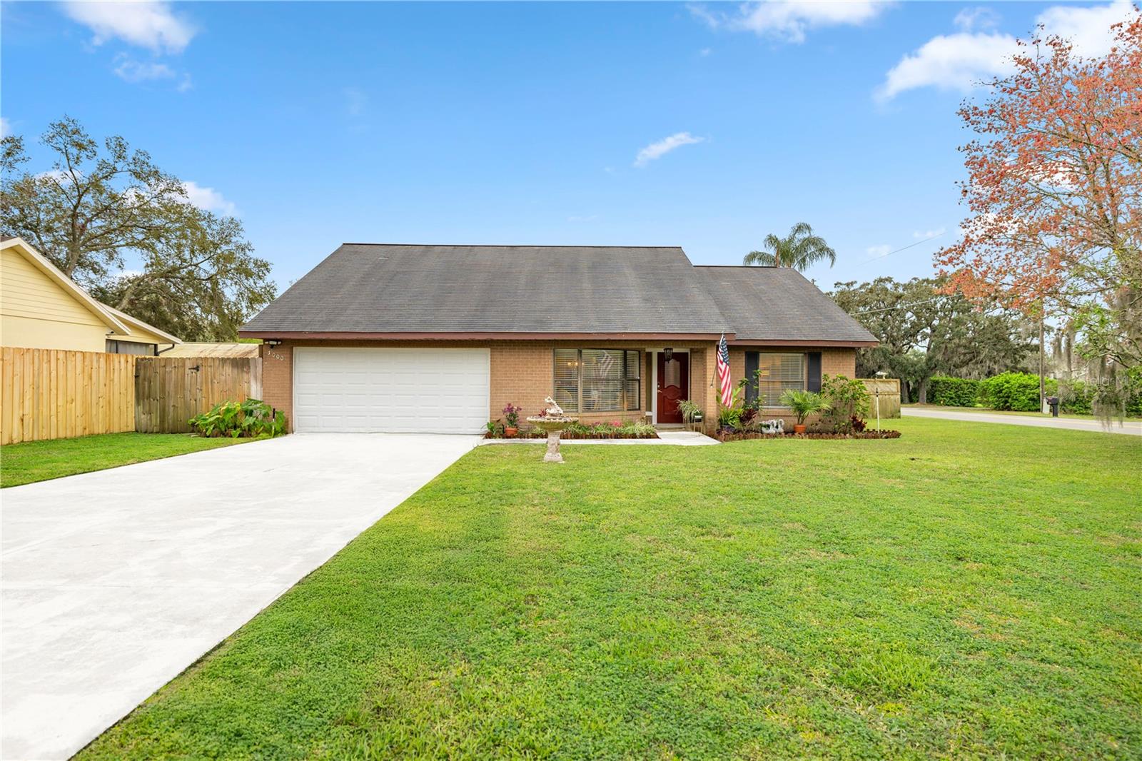 1000 WOODWARD OAKS CIR, EUSTIS, FL, 32726