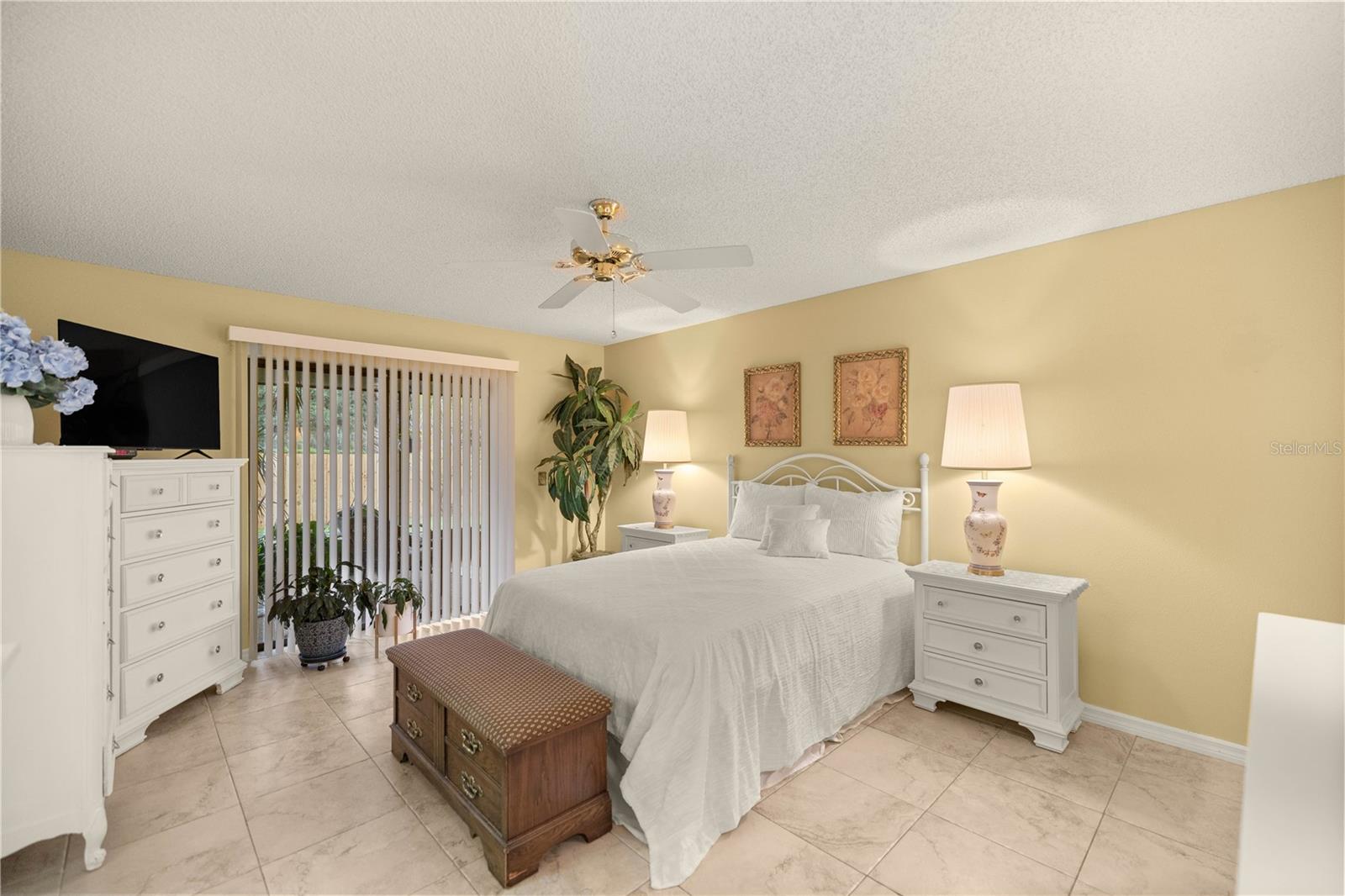 1000 WOODWARD OAKS CIR, EUSTIS, FL, 32726