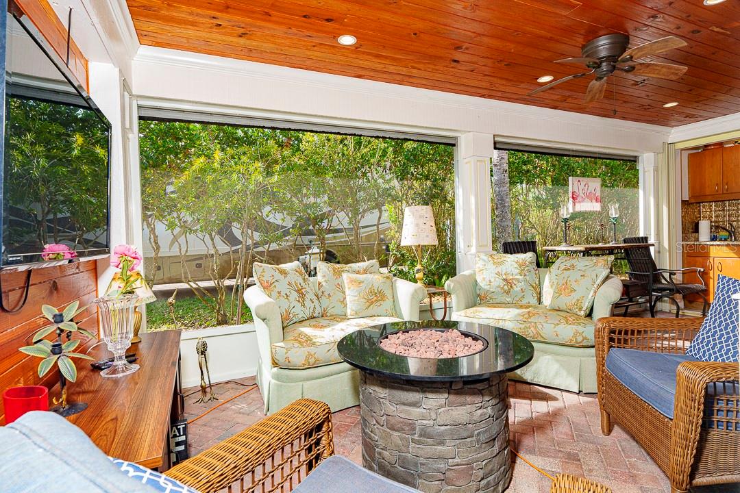 6841 AMANDA VISTA CIR, LAND O LAKES, FL, 34637