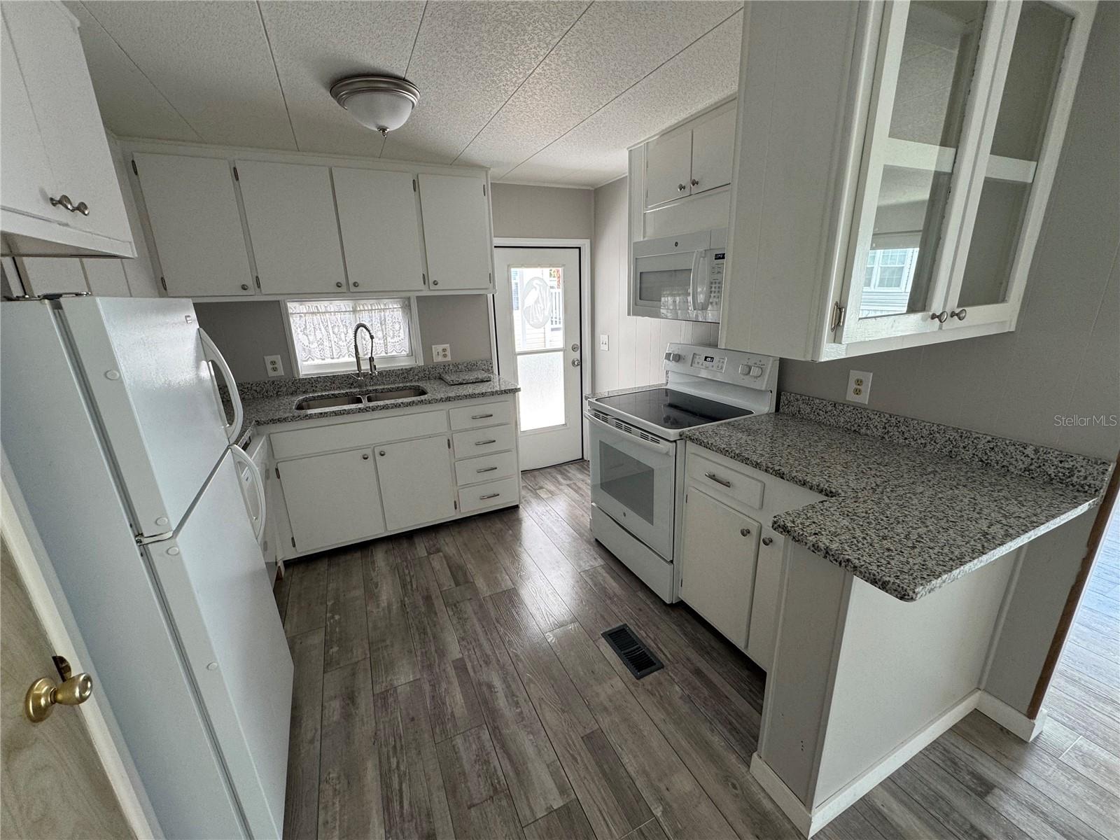 704 LOCARNO DR, VENICE, FL, 34285