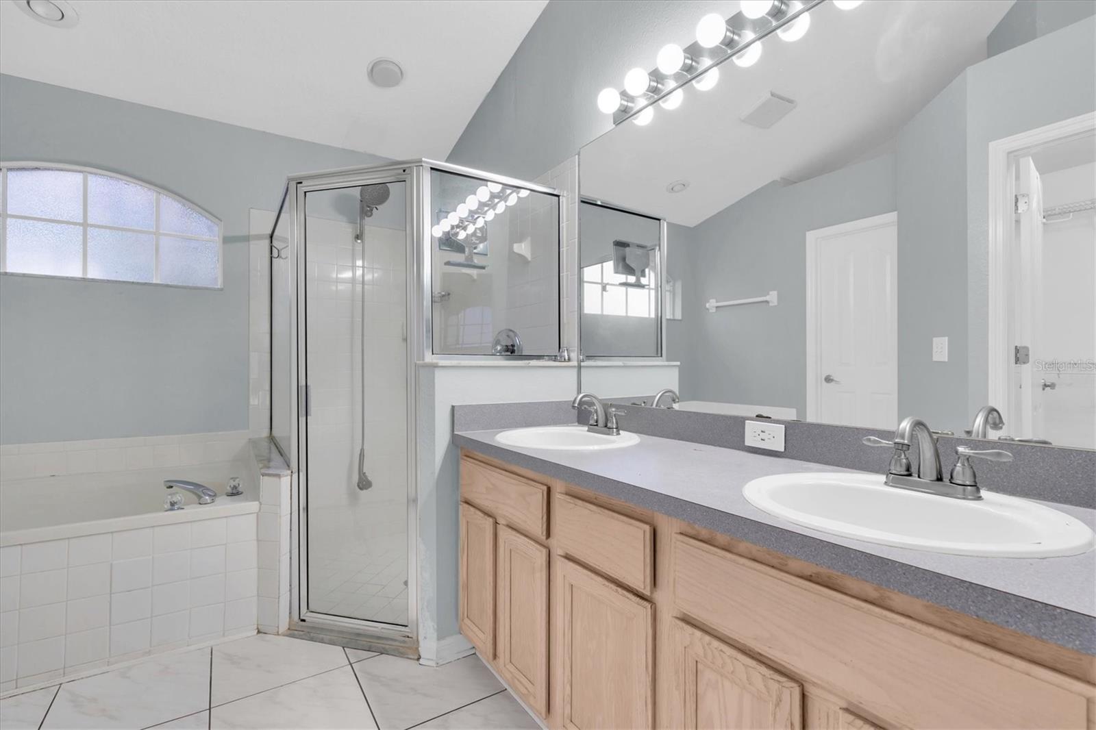 1521 LEDGESTONE DR, BRANDON, FL, 33511