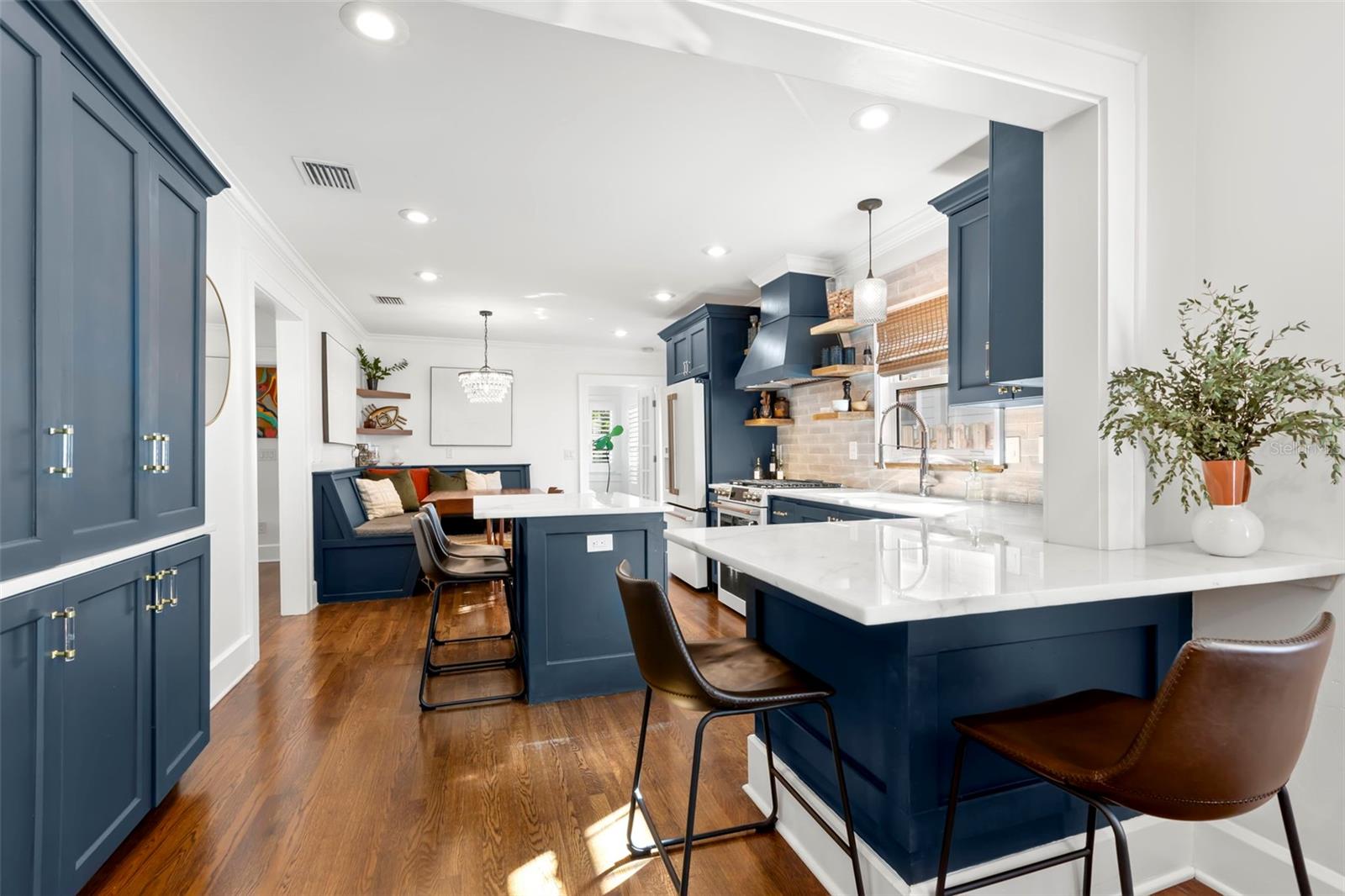 140 16TH AVE NE, ST PETERSBURG, FL, 33704