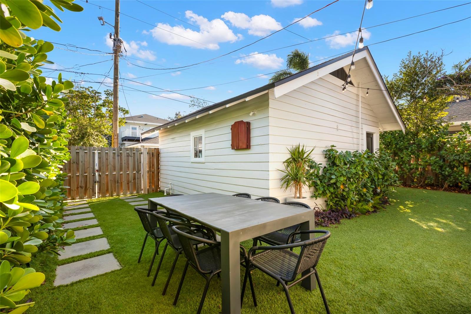 140 16TH AVE NE, ST PETERSBURG, FL, 33704