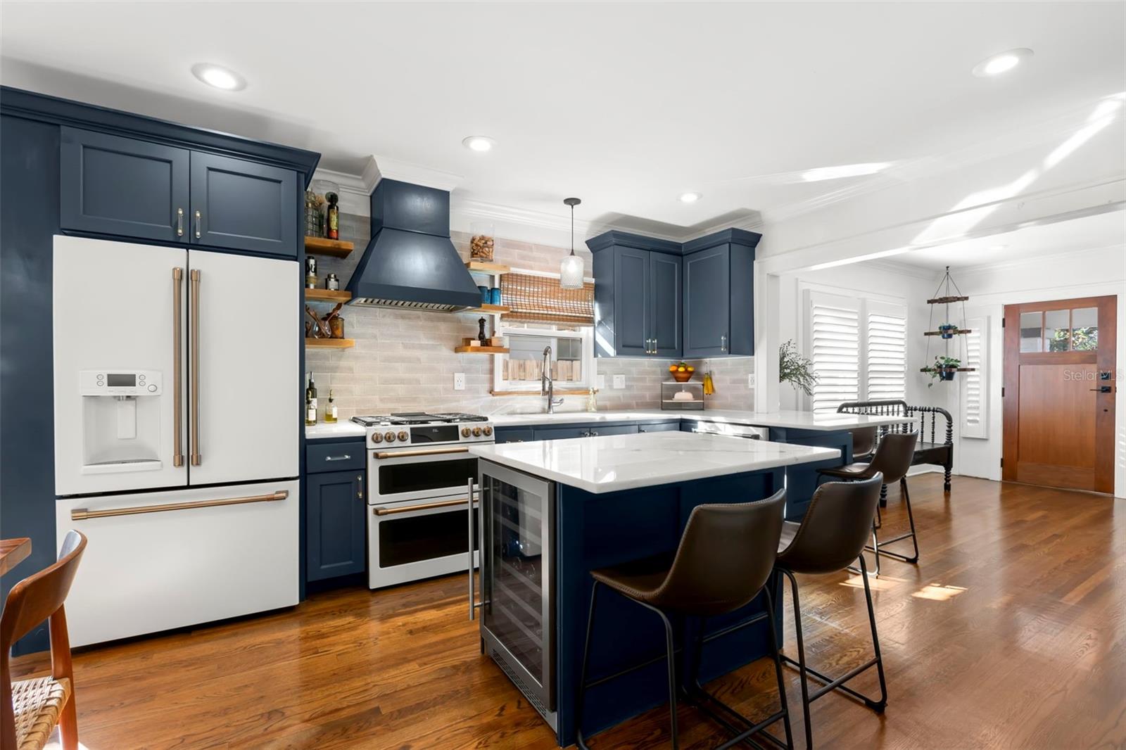 140 16TH AVE NE, ST PETERSBURG, FL, 33704