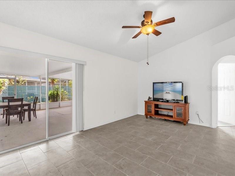 607 BASINGSTOKE CT, KISSIMMEE, FL, 34758
