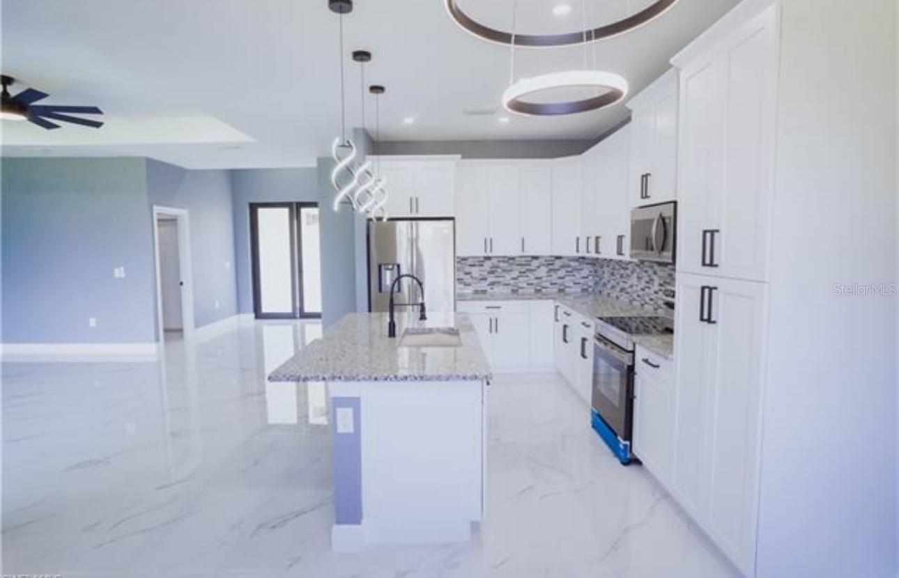 816 FREDERICK REID ST E, LEHIGH ACRES, FL, 33974