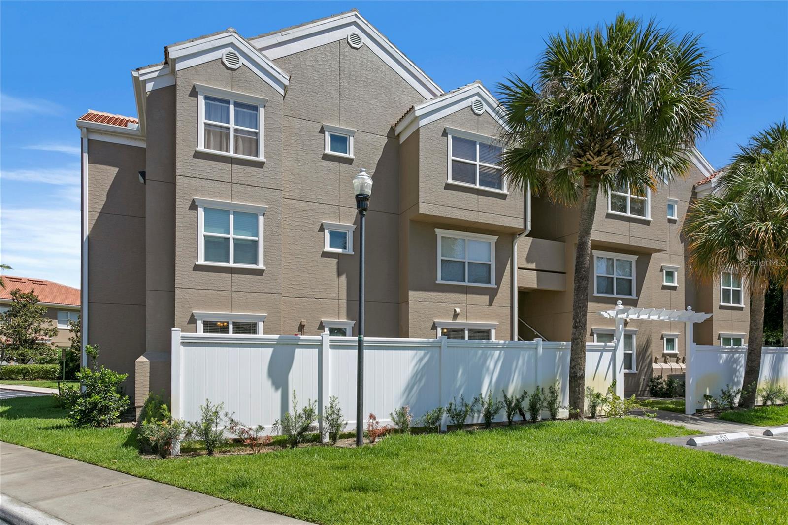 15215 AMBERLY DR #1004, TAMPA, FL, 33647
