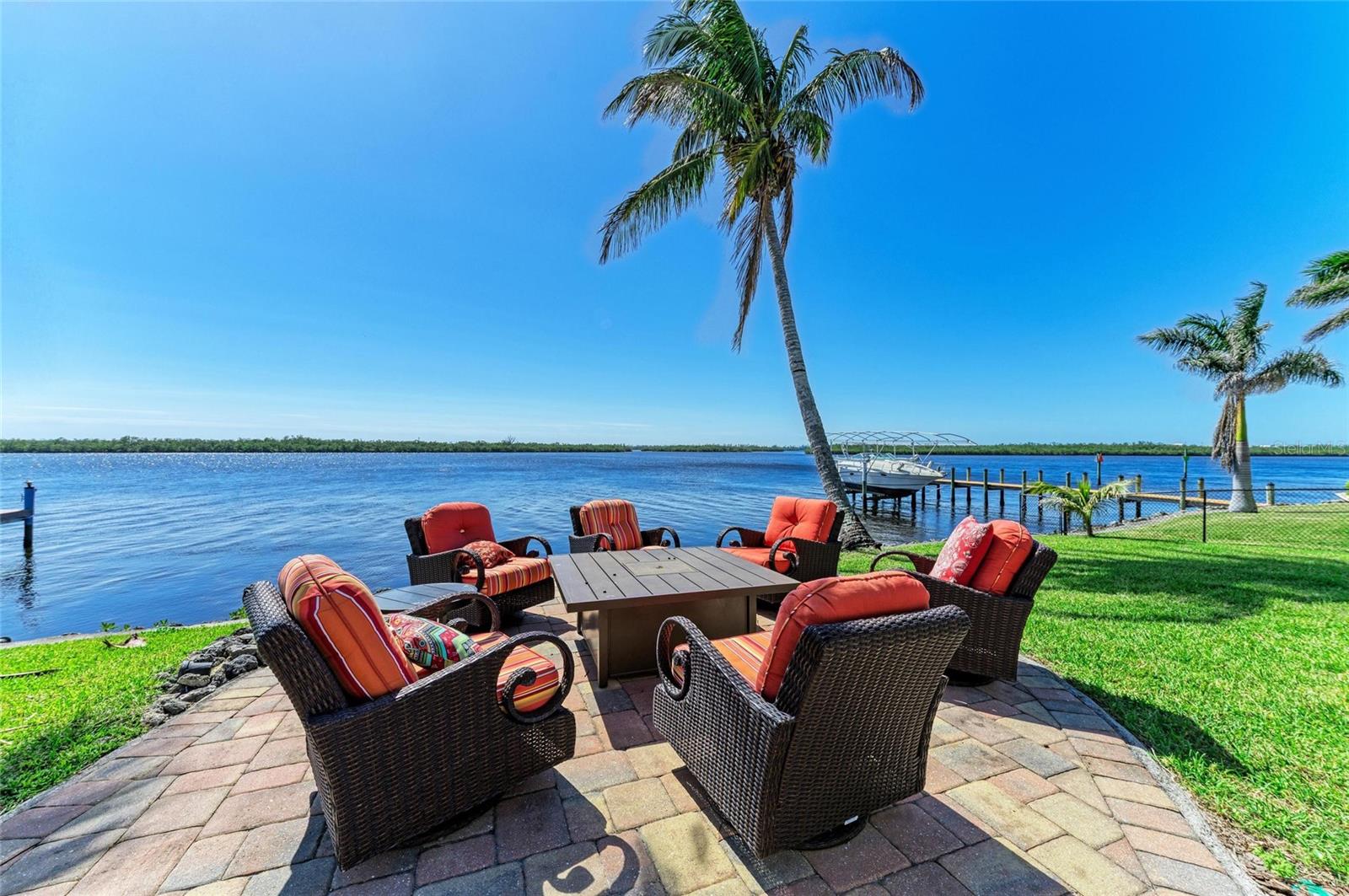 3790 PEACE RIVER DR, PUNTA GORDA, FL, 33983