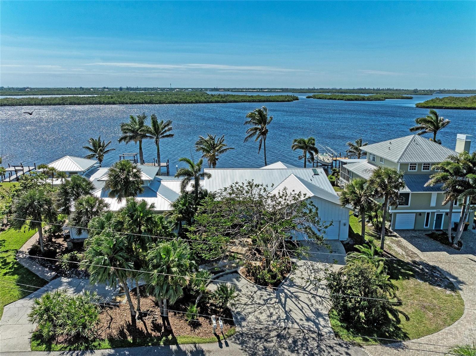3790 PEACE RIVER DR, PUNTA GORDA, FL, 33983