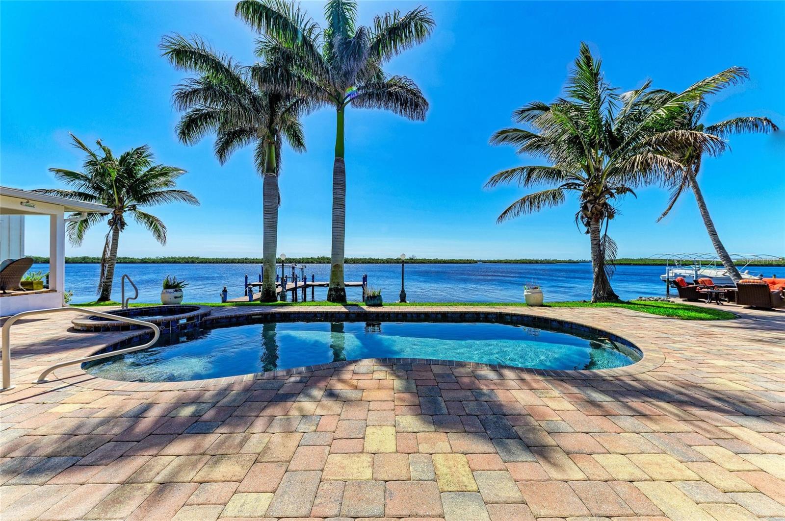3790 PEACE RIVER DR, PUNTA GORDA, FL, 33983