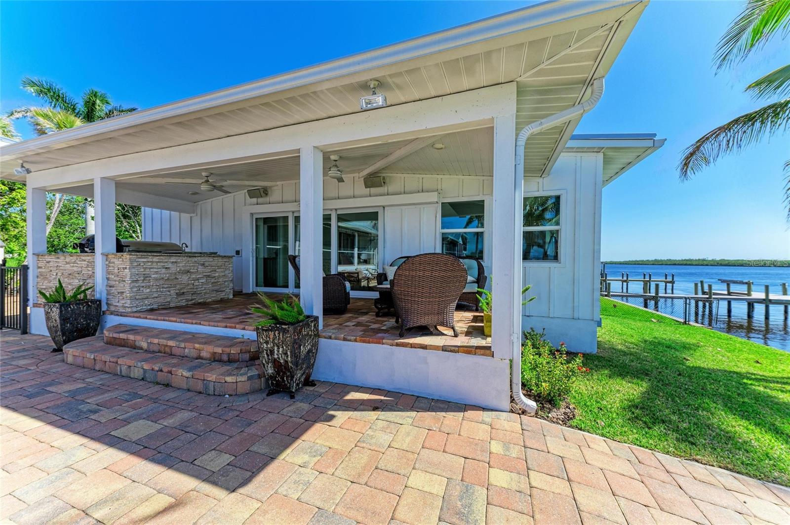 3790 PEACE RIVER DR, PUNTA GORDA, FL, 33983