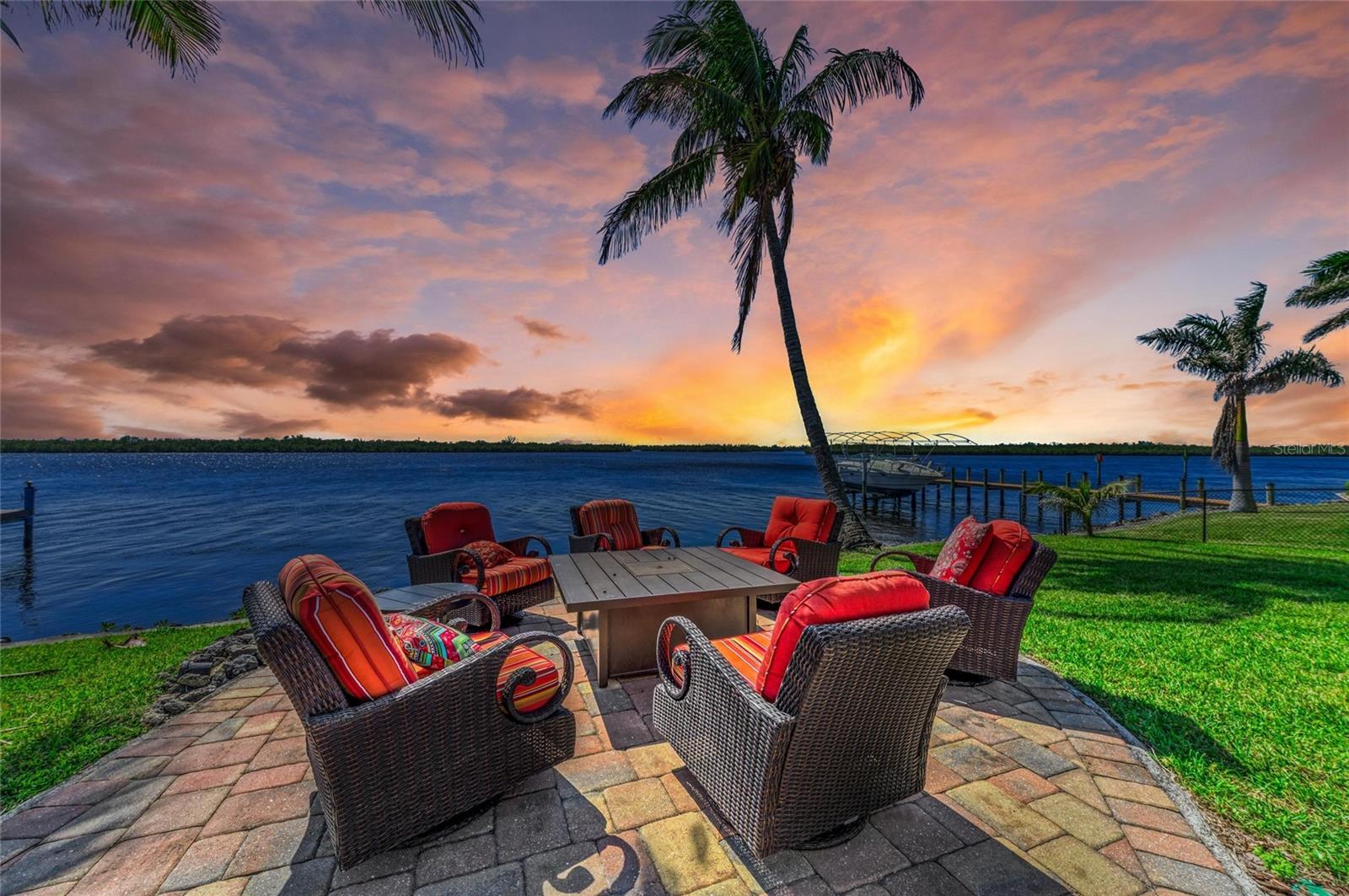 3790 PEACE RIVER DR, PUNTA GORDA, FL, 33983