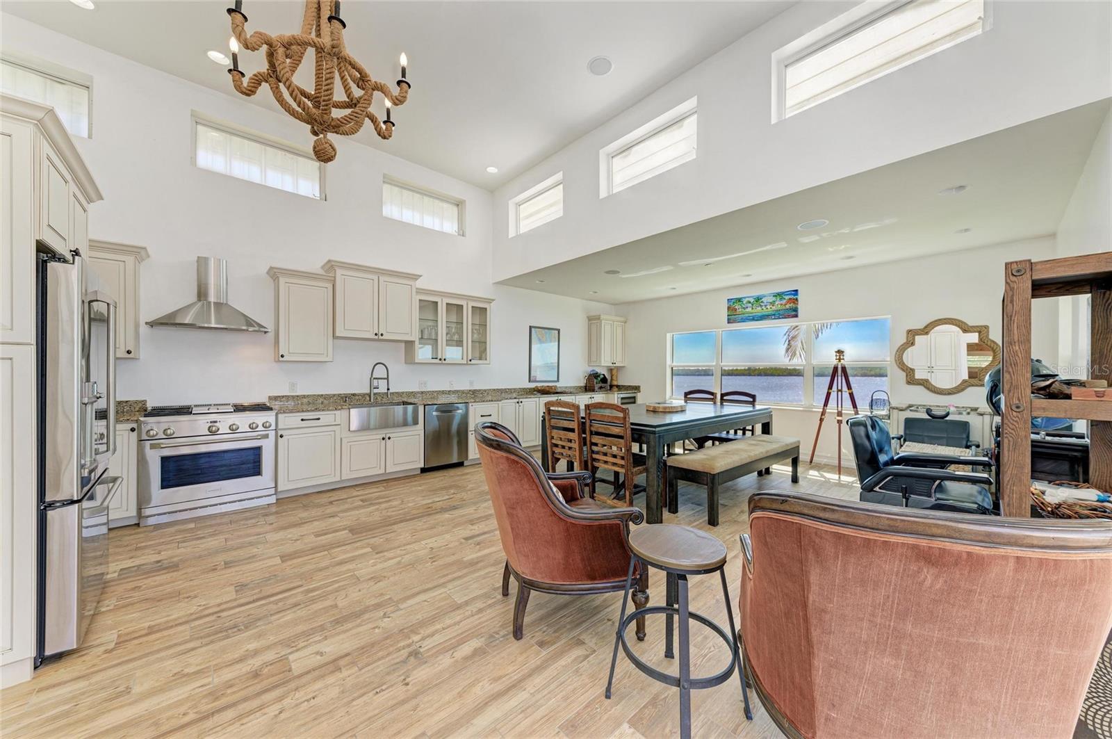 3790 PEACE RIVER DR, PUNTA GORDA, FL, 33983