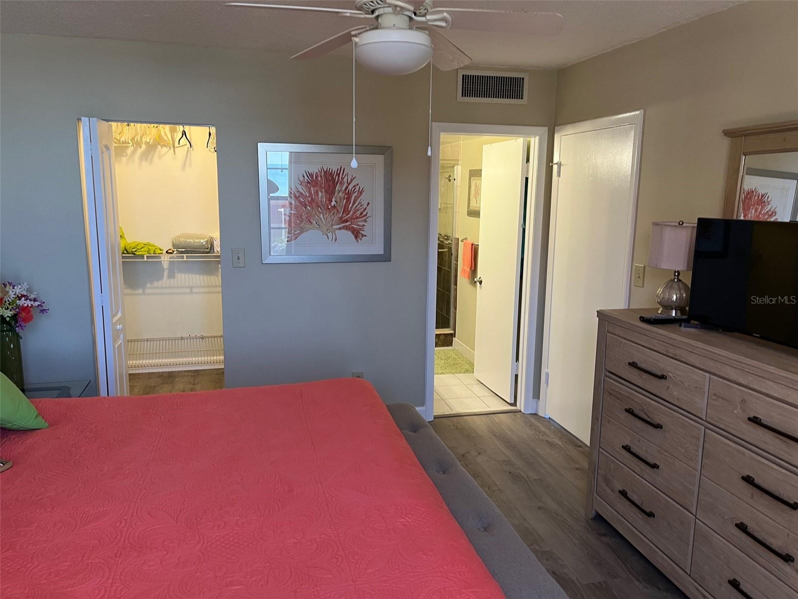 17580 GULF BLVD #302, REDINGTON SHORES, FL, 33708