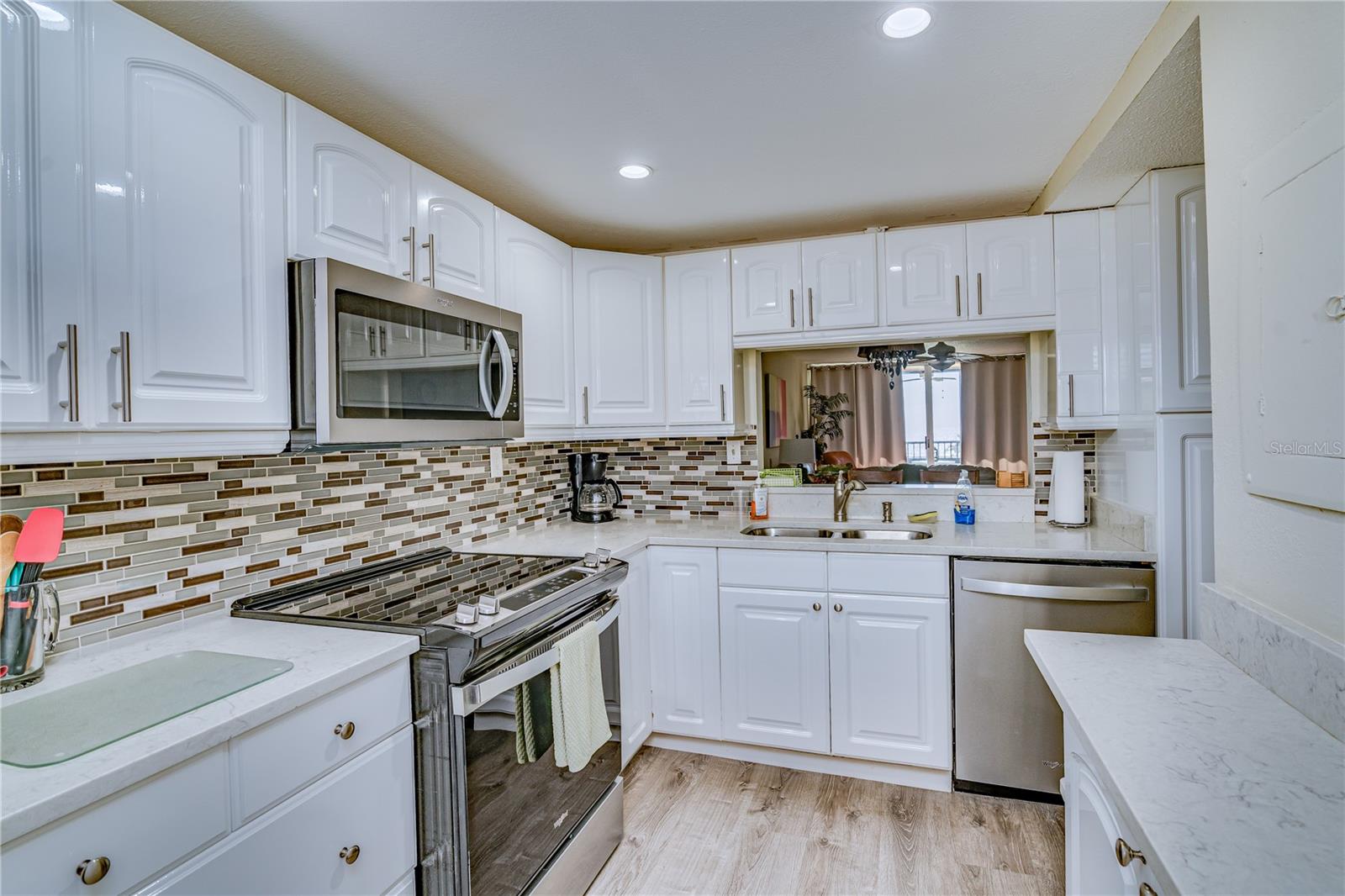 17580 GULF BLVD #302, REDINGTON SHORES, FL, 33708