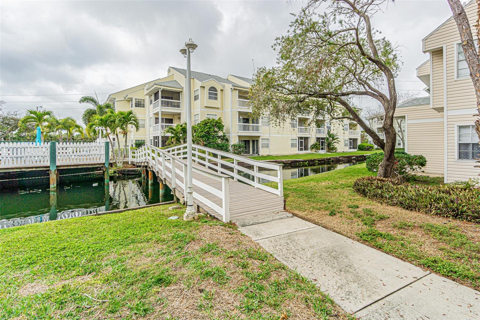 6907 STONESTHROW CIR N #2102, ST PETERSBURG, FL, 33710