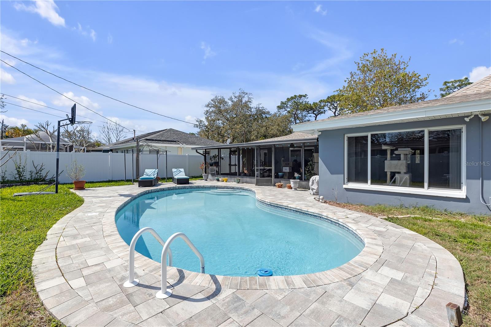 2216 MCMULLEN RD, LARGO, FL, 33771