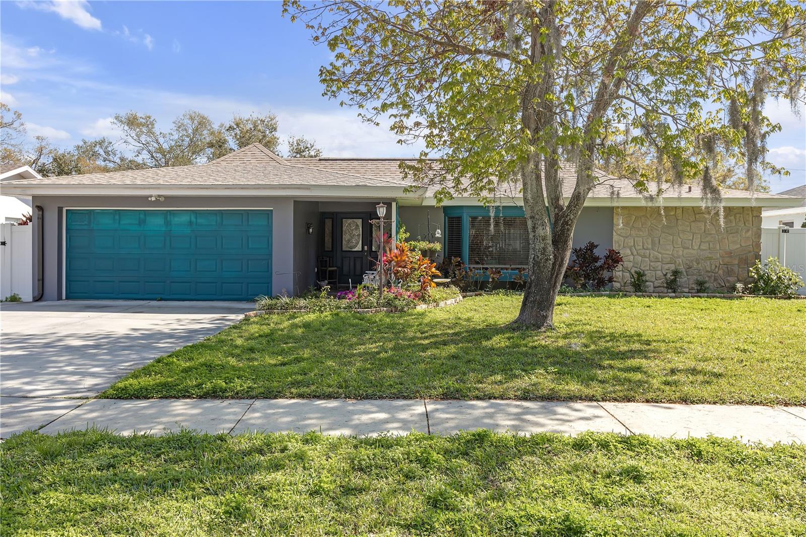 2216 MCMULLEN RD, LARGO, FL, 33771