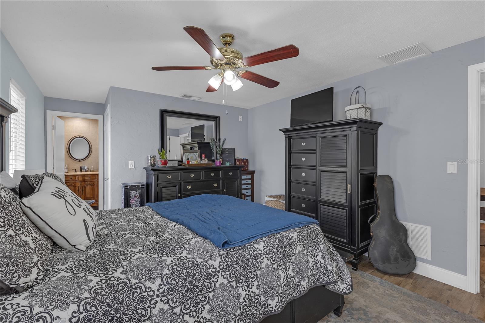 2216 MCMULLEN RD, LARGO, FL, 33771