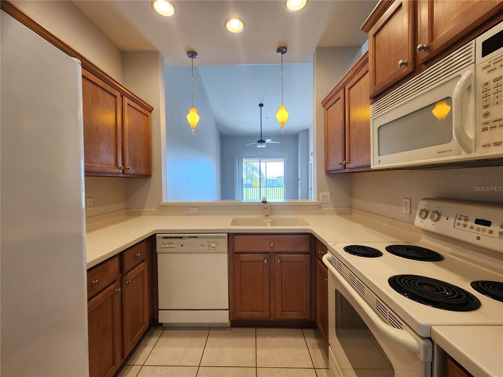 811 FAIRWAYCOVE LN #205, BRADENTON, FL, 34212